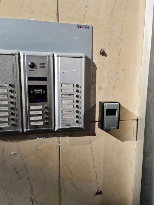 Καλινοβου 1 Κευελπιδων Πεδιον Αρεωσ Apartment Athens Luaran gambar